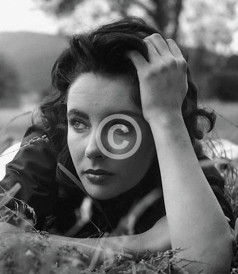 Elizabeth Taylor Up Close On The Set Of Giant