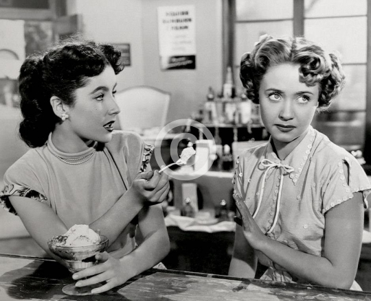 Elizabth Taylor and Jane Powell