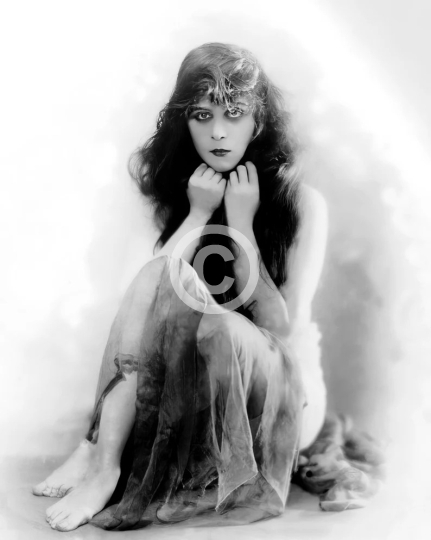 Theda Bara c. 1915 as Carmen