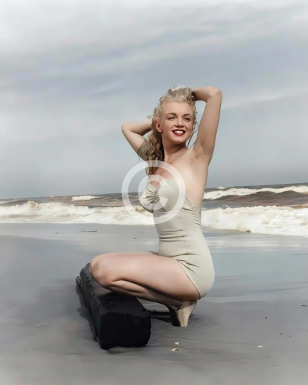 Marilyn Monroe on the beach c. 1950s