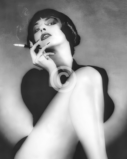 Sexy vintage 1930s smoker